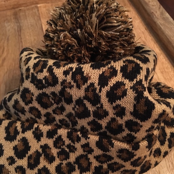 Leopard Knit Beanie Hat, Tan/Black/Camel, NWT, OS - Picture 5 of 6